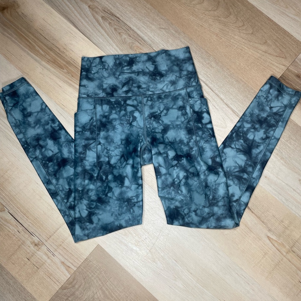 Athleta Salutation Stash Pocket Leggings XS Tie Dye Blue Gray Yoga Pants‎